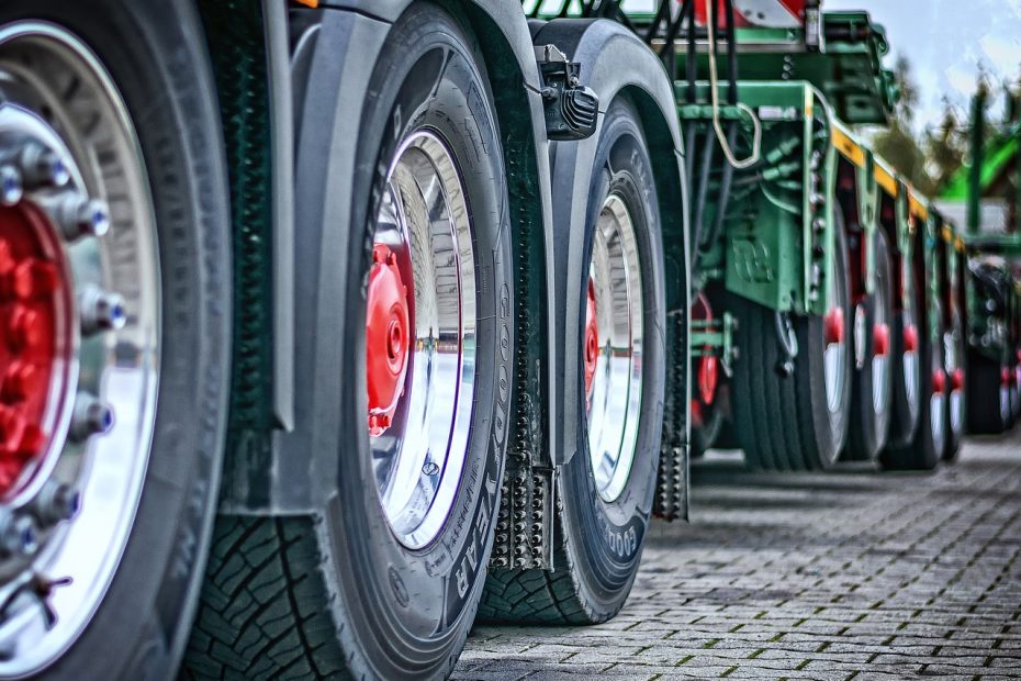 Descubre TiresApp para agronegocios y supervisa toda la información sobre tus neumáticos.